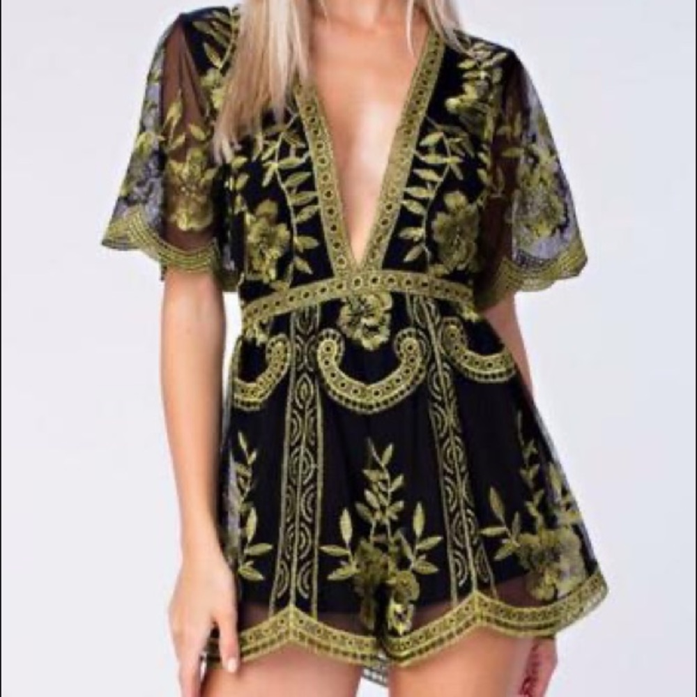 NWT Honey Punch Metallic Deep Plunge V Laced Romper